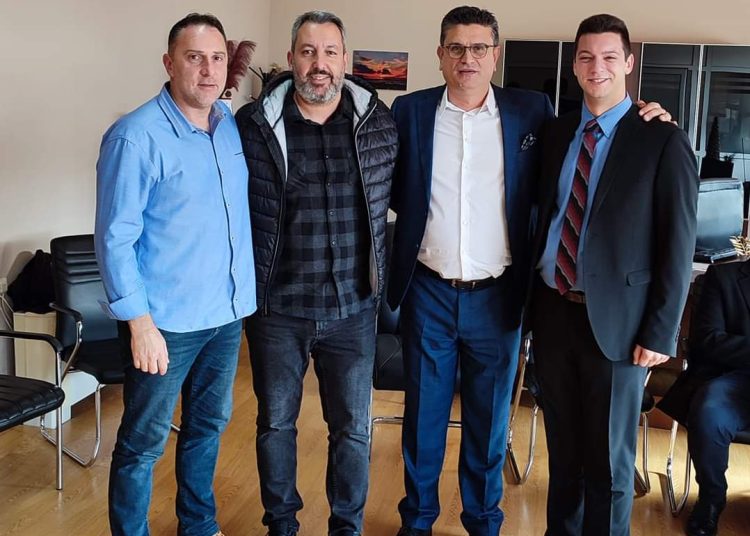 Πλήθος κόσμου ευχήθηκε στον Δήμαρχο Γιάννη Λέντζα