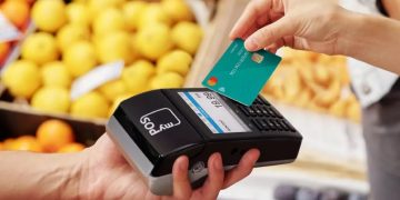 Ελεύθεροι επαγγελματίες: Υποχρεωτική η χρήση POS και οι συναλλαγές με IRIS