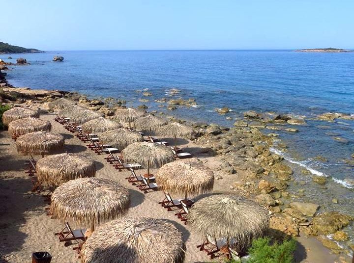 ΥΠΟΙΚ: Όλα όσα αλλάζουν για τις παραλίες μέσα από 10 ερωταπαντήσεις – Τι ισχύει για την ελεύθερη πρόσβαση