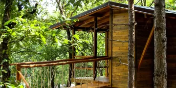 Δεντρόσπιτα, ξυλόσπιτα, γιούρτες και άλλα ξεχωριστά Airbnb μέσα στην ελληνική φύση