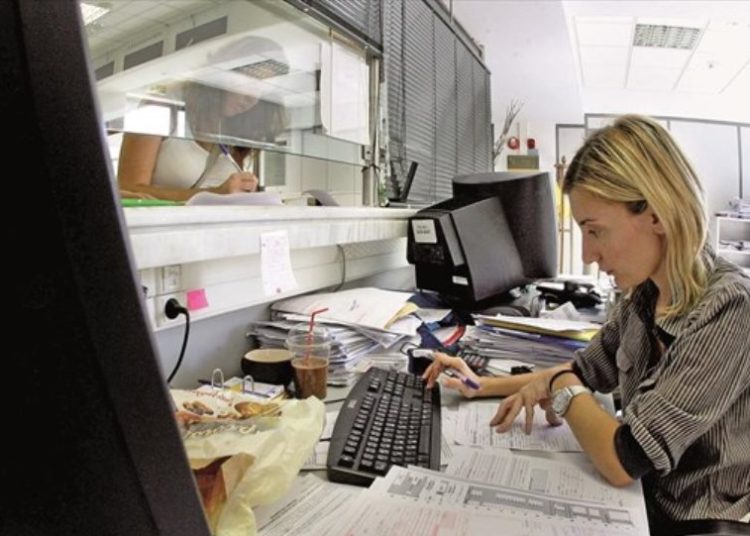 Εφοριακοί: Ανακοίνωσαν 24ωρη πανελλαδική απεργία