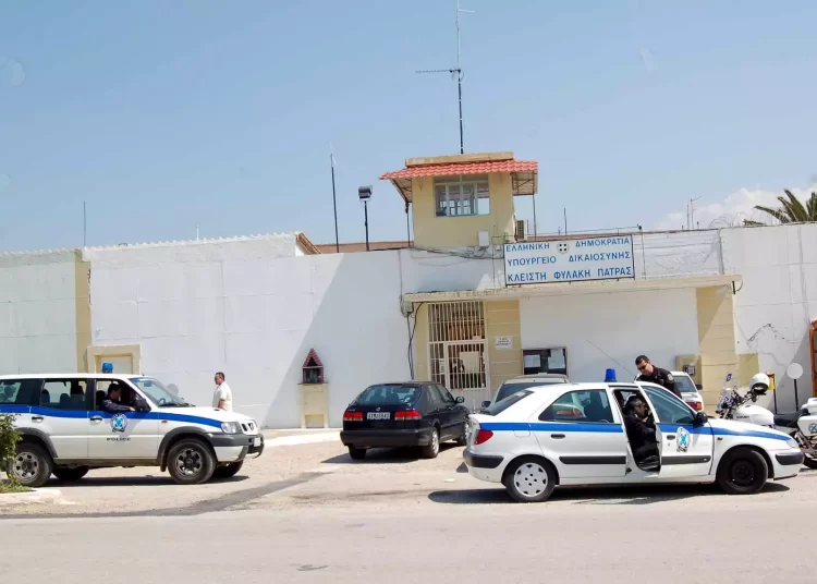 Πάτρα: Καταδικασμένος σε 30 χρόνια φυλακή πήρε άδεια και εξαφανίστηκε