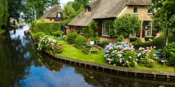 6 μικρές πόλεις που αξίζει να επισκεφτείτε στην Ευρώπη -Αλπικά τοπία, καταρράκτες και κανάλια, σκηνικό ταινίας