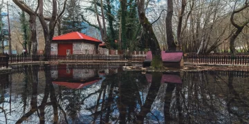 5 προορισμοί στην Ελλάδα για αποδράσεις με παιδιά στην καρδιά του χειμώνα