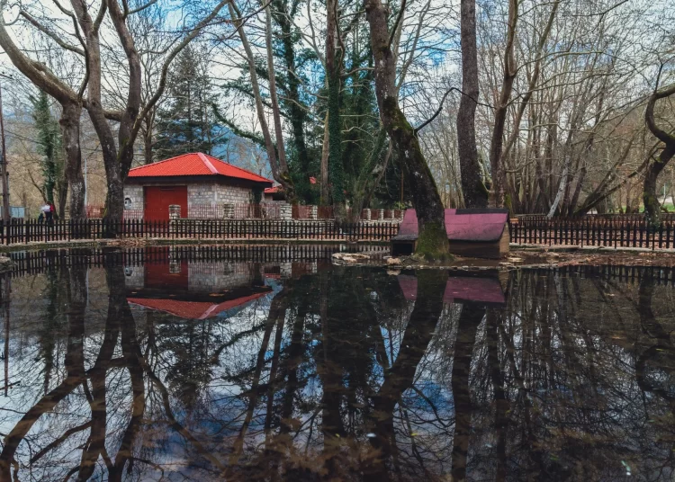 5 προορισμοί στην Ελλάδα για αποδράσεις με παιδιά στην καρδιά του χειμώνα