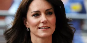 Κέιτ Μίντλετον: «Φουντώνουν» τα σενάρια για την υγεία της – «Κάτι δεν πήγε καλά στη μετεγχειρητική περίοδο»