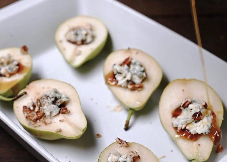 Ψητά αχλάδια με ροκφόρ