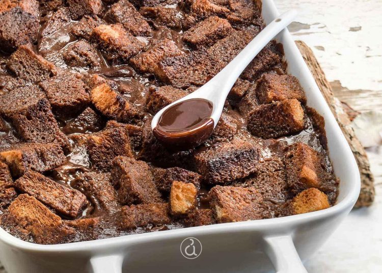 Μπαγιάτικο ψωμί; Φτιάχνουμε ένα εύκολο σνακ με σοκολάτα!