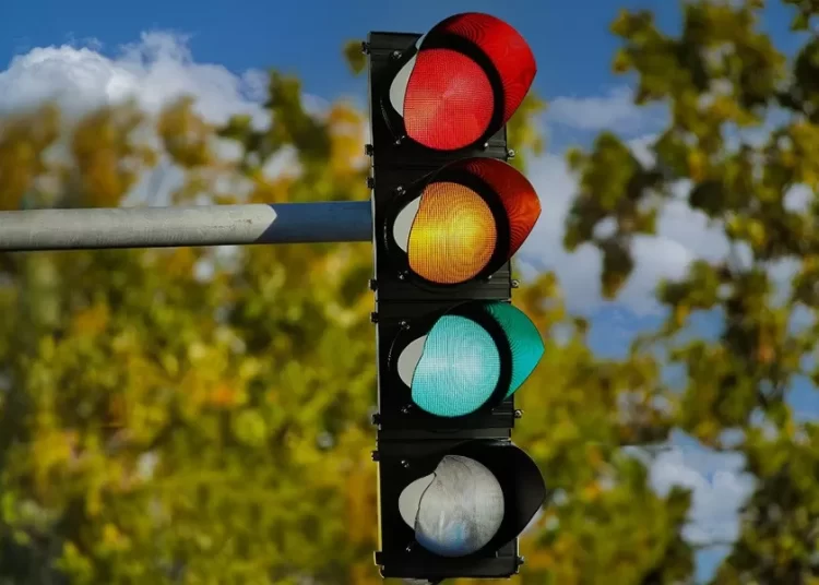 Έρχονται τα φανάρια με… τέσσερα φώτα!