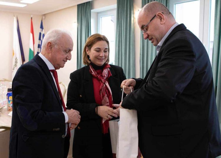 Στην Ουγγαρία η Θεώνη Γεωργοπούλου-Συναντήσεις με την ομογένεια