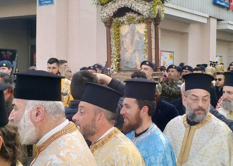 Με λαμπρότητα και κατάνυξη η εορτή του Αγίου Χαραλάμπους-Φωτογραφίες από την λιτανεία