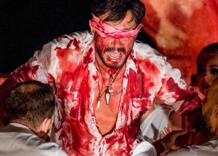 O Οιδίπους Τύραννος με Λαϊνόπουλο διαγωνίζεται στο Πανελλήνιο Φεστιβάλ Ερασιτεχνικού Θεάτρου