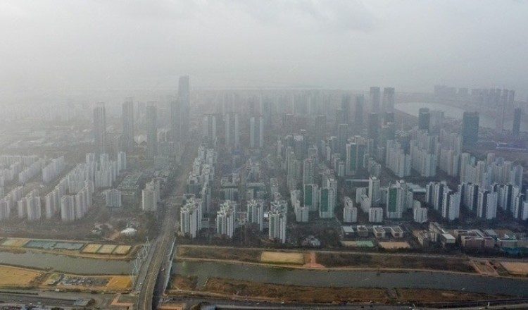 Η ατμοσφαιρική ρύπανση συνδέεται με περισσότερα σημάδια Αλτσχάιμερ στον εγκέφαλο