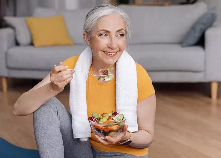 Υψηλή χοληστερόλη: Μία καρδιολόγος αποκαλύπτει τους 5 καλύτερους τρόπους να τη ρίξουμε φυσικά