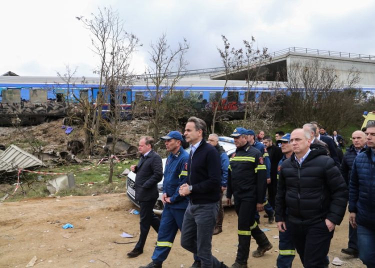 Ανησυχία στο Μαξίμου για τη γιγάντωση της κοινωνικής αντιπολίτευσης – «Χαίνουσα πληγή» τα Τέμπη για Μητσοτάκη