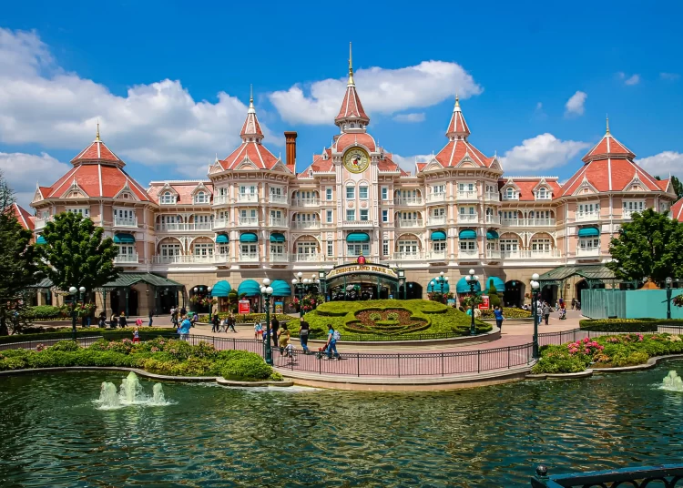 Ταξίδι στη Disneyland: 7 ξενοδοχεία για μια παραμυθένια εμπειρία διαμονής