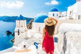 Ιδιαίτερα θετικές οι προοπτικές για τον ελληνικό τουρισμό και το 2024