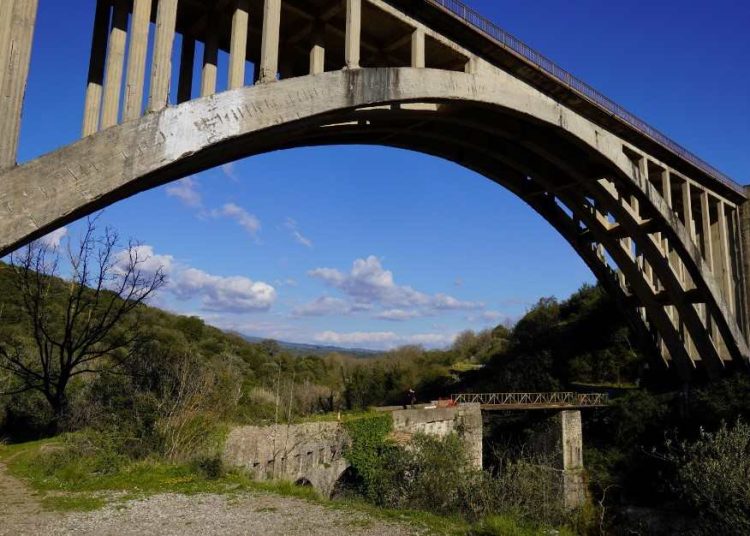 Ανδρίτσαινα-Καρύταινα: Προβλήματα στατικότητας στη γέφυρα Αλφειού