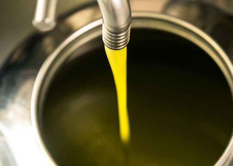 Καλαμάτα: Έκλεψαν 2 τόνους λάδι & το υπόλοιπο το έχυσαν-Ζημιά 100.000 ευρώ