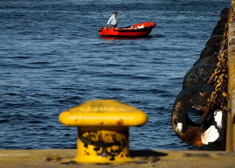 Δεμένα τα πλοία στα λιμάνια στη Ζάκυνθο και την Κεφαλονιά
