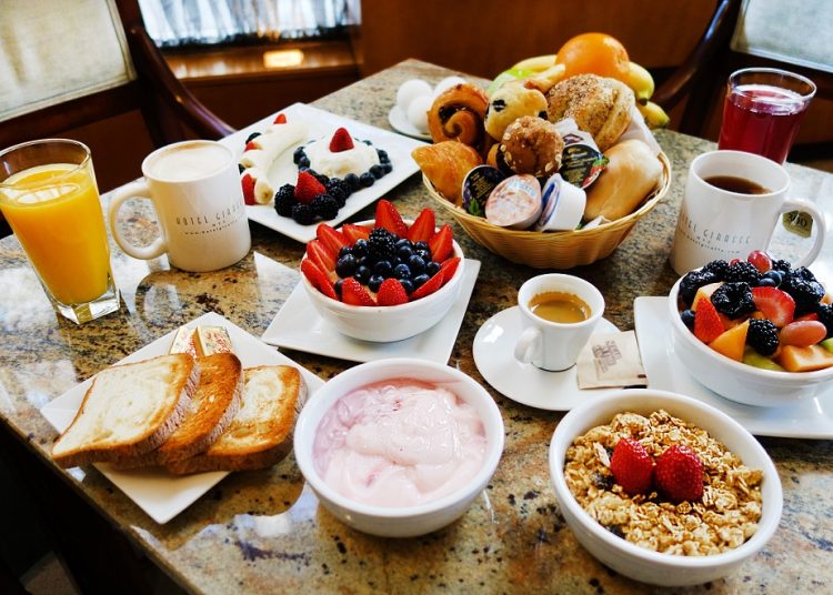 Υγεία: Οι τροφές που δεν πρέπει να λείπουν από το πρωινό μας