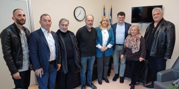 Μέλη της διοίκησης του Εργατικού Κέντρου Πύργου, επισκέφθηκαν τον διοικητή του Γενικού Νοσοκομείου Πύργου Νομού Ηλείας.