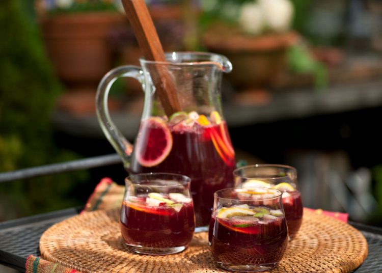 Αρωματική Sangria χωρίς αλκοόλ στο σπίτι