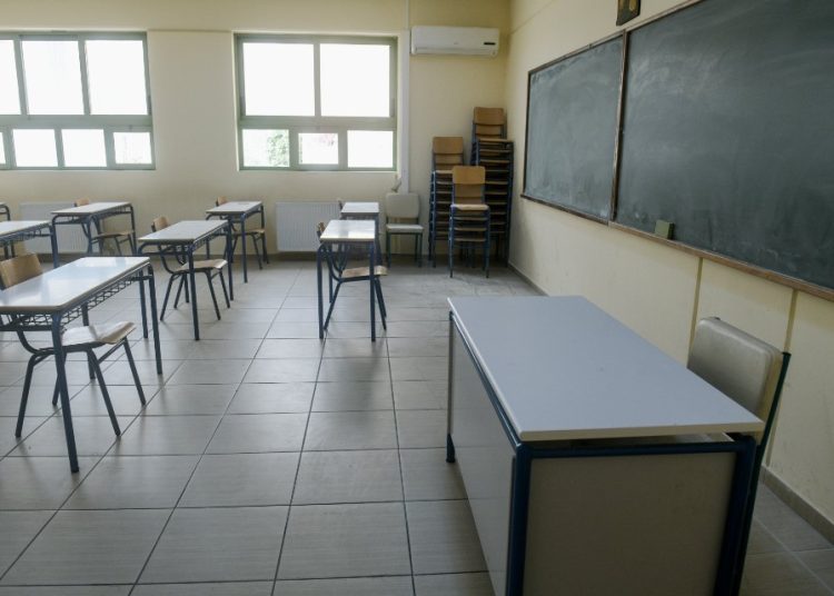 Κρήτη: Δασκάλα έδεσε 8χρονο σε καρέκλα με χαρτοταινία