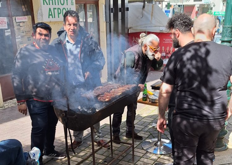ΗΛΕΙΑ ΤΣΙΚΝΟΠΕΜΠΤΗ: Πάμε σαν άλλοτε… Παντού τσίκνα, παντού τραγούδια, χορός, χαρά… (Φωτο)
