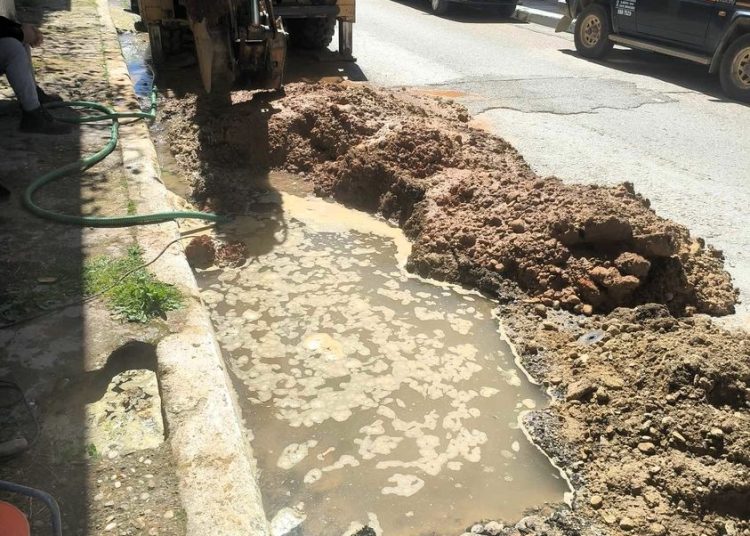 Χωρίς νερό η Αμαλιάδα λόγω βλάβης στον αγωγό μετά τον σεισμό