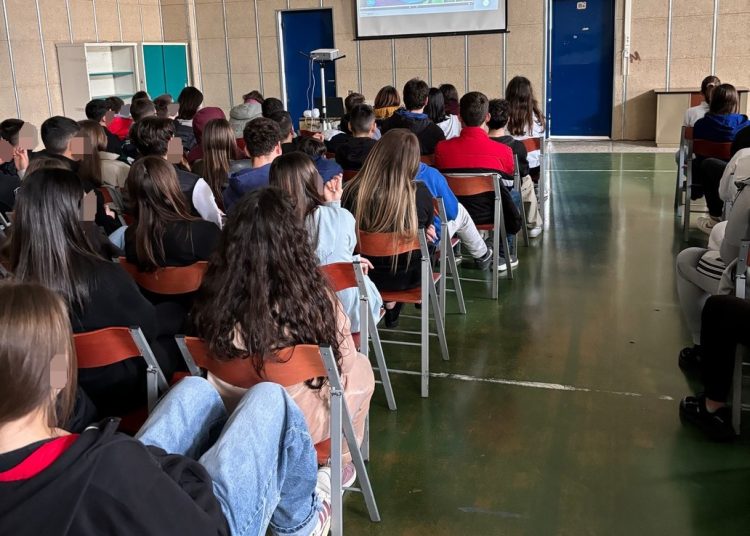 2 ο Γυμνάσιο Πύργου: Ενημέρωση μαθητών για ασφαλή πλοήγηση στο διαδίκτυο