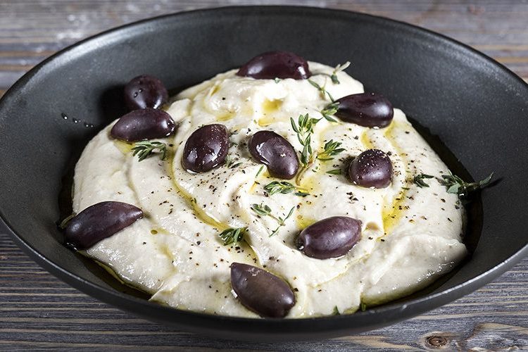 Νηστεία: Γιατί ελιές και όχι λάδι; Γιατί ταραμάς και όχι ψάρι;