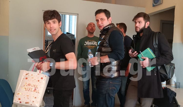 Συνελήφθη ο Μένιος Φουρθιώτης στη Θεσσαλονίκη – Βίντεο μέσα από το ΑΤ Θέρμης