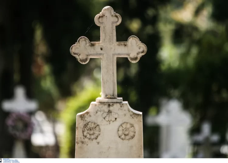 Μεγάλη ανησυχία στα νεκροταφεία – Γιατί δε «λιώνουν» οι νεκροί από κορονοϊό;