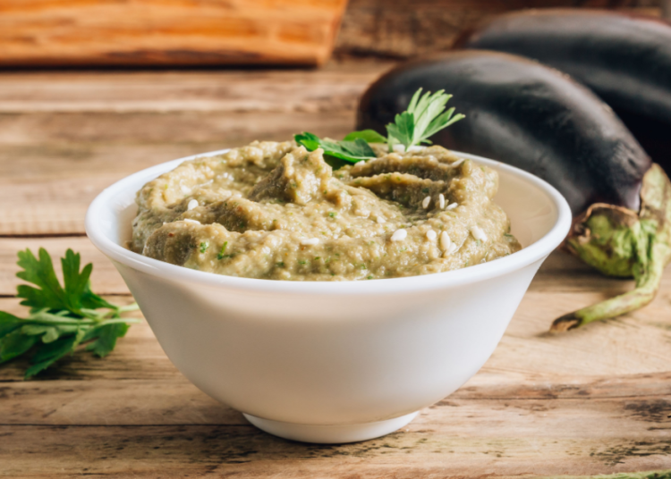 Ταραμοσαλάτα: Συνταγές για κλασσική, με μελιτζάνα και με πιπεριές