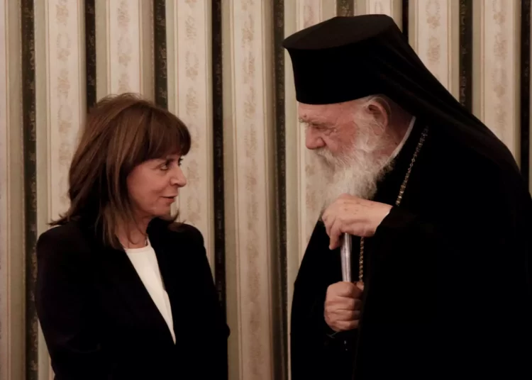 Σακελλαροπούλου σε Ιερώνυμο: Είστε πάντα ευπρόσδεκτοι στο Προεδρικό Μέγαρο