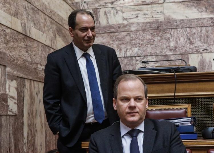 Τέμπη: Ο Σπίρτζης βγαίνει μπροστά ζητώντας άρση ασυλίας του-‘Αφαντος ο Καραμανλής