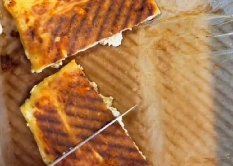 Πώς να φτιάξετε την τυρόπιτα της τοστιέρας