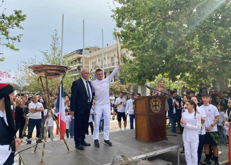 Ο Πύργος υποδέχτηκε την Ολυμπιακή Φλόγα (φωτο)