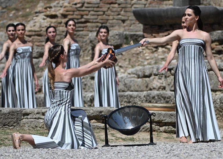 Ολυμπία: Η Αφή της Φλόγας στέλνει μήνυμα Ειρήνης και αδελφοσύνης σε όλο τον κόσμο
