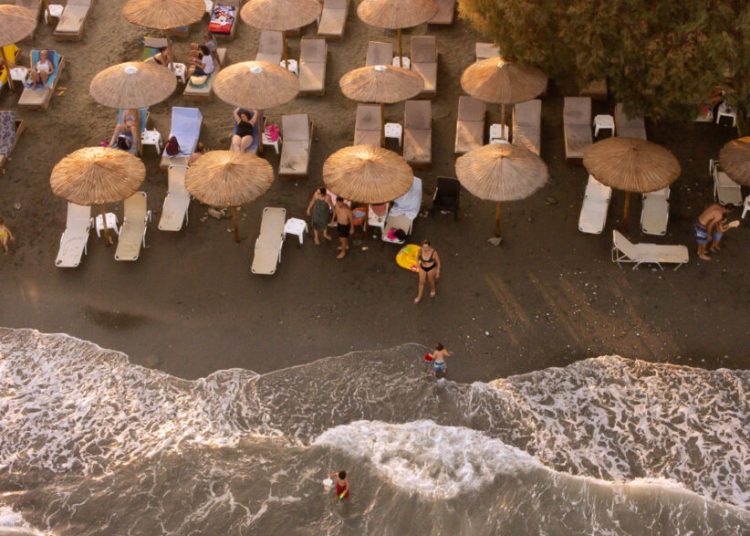 Αιγιαλός: «Καμπάνα» έως 60.000 ευρώ σε όποιον εμποδίζει πρόσβαση στις παραλίες