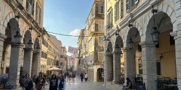 Αυξημένη από πέρυσι η ταξιδιωτική κίνηση του Πάσχα | Πού θα ταξιδέψουν φέτος οι Έλληνες