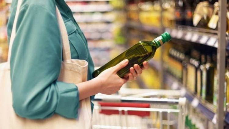 Ελαιόλαδο: Νέες αυξήσεις – φωτιά στα σούπερ μάρκετ