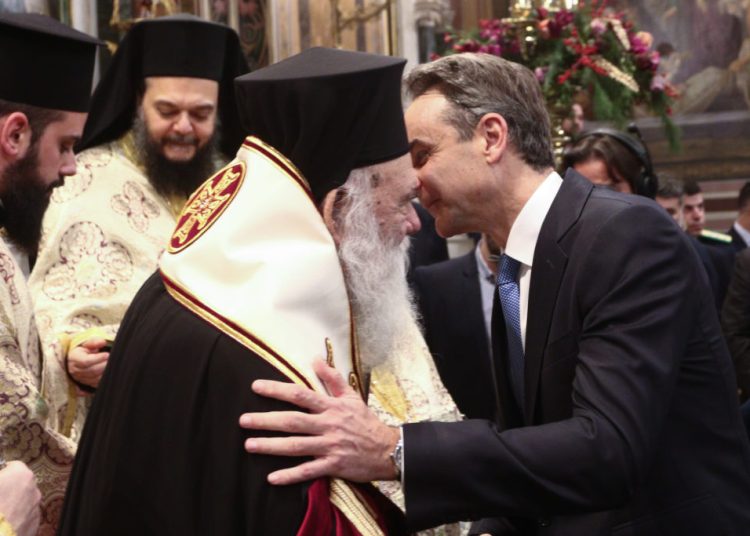 H NΔ θέλει να εξομαλύνει τις σχέσεις με Εκκλησία ενόψει Πάσχα