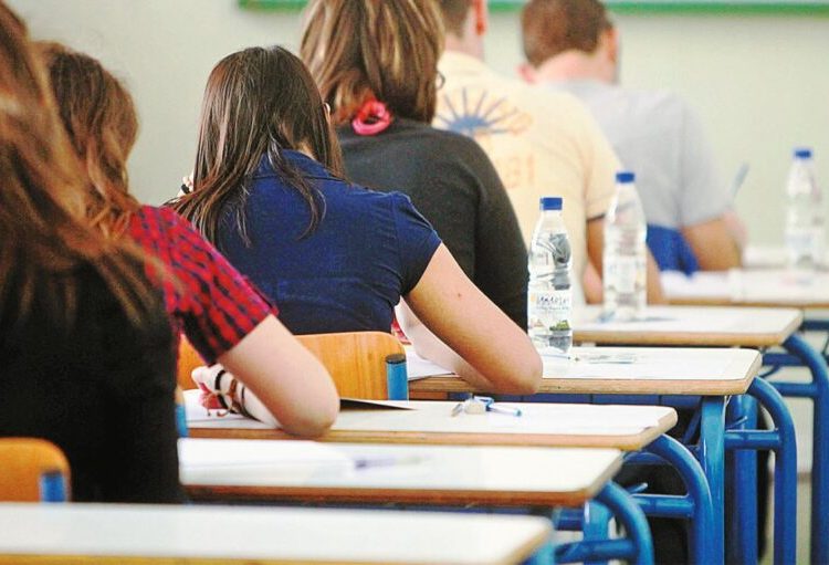 Πανελλήνιες Εξετάσεις: Πότε ξεκινούν – Πότε ολοκληρώνονται τα μαθήματα σε γυμνάσια και λύκεια