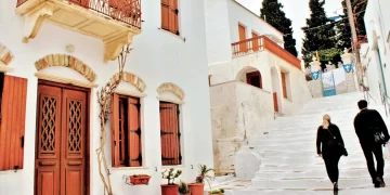 Πώς ετοιμάζονται για το φετινό Πάσχα 4 κορυφαίοι προορισμοί στην Ελλάδα