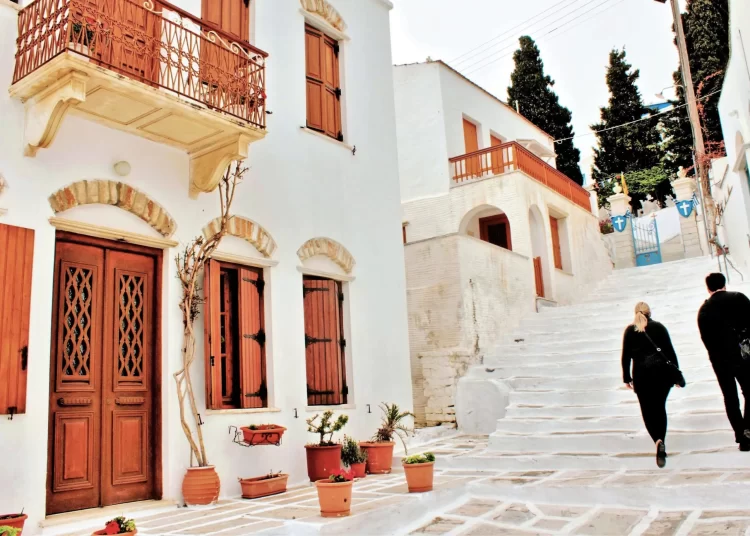 Πώς ετοιμάζονται για το φετινό Πάσχα 4 κορυφαίοι προορισμοί στην Ελλάδα