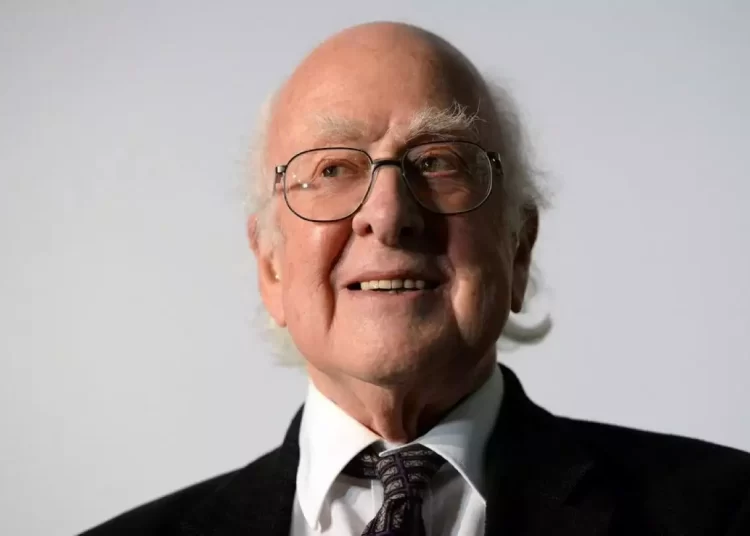 Πέθανε ο φυσικός Πίτερ Χιγκς που ανακάλυψε το «Σωματίδιο του Θεού»