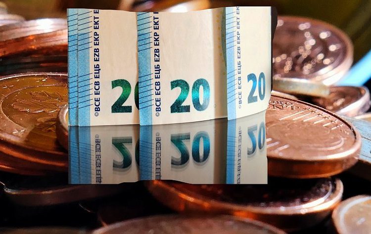 Νωρίτερα οι συντάξεις Μαΐου – Αναλυτικά οι ημερομηνίες πληρωμών