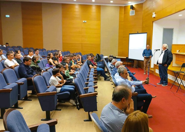 Δήμος Ήλιδας: Βράβευσε μαθητές που διακρίθηκαν για την ταινία τους στην Ισπανία